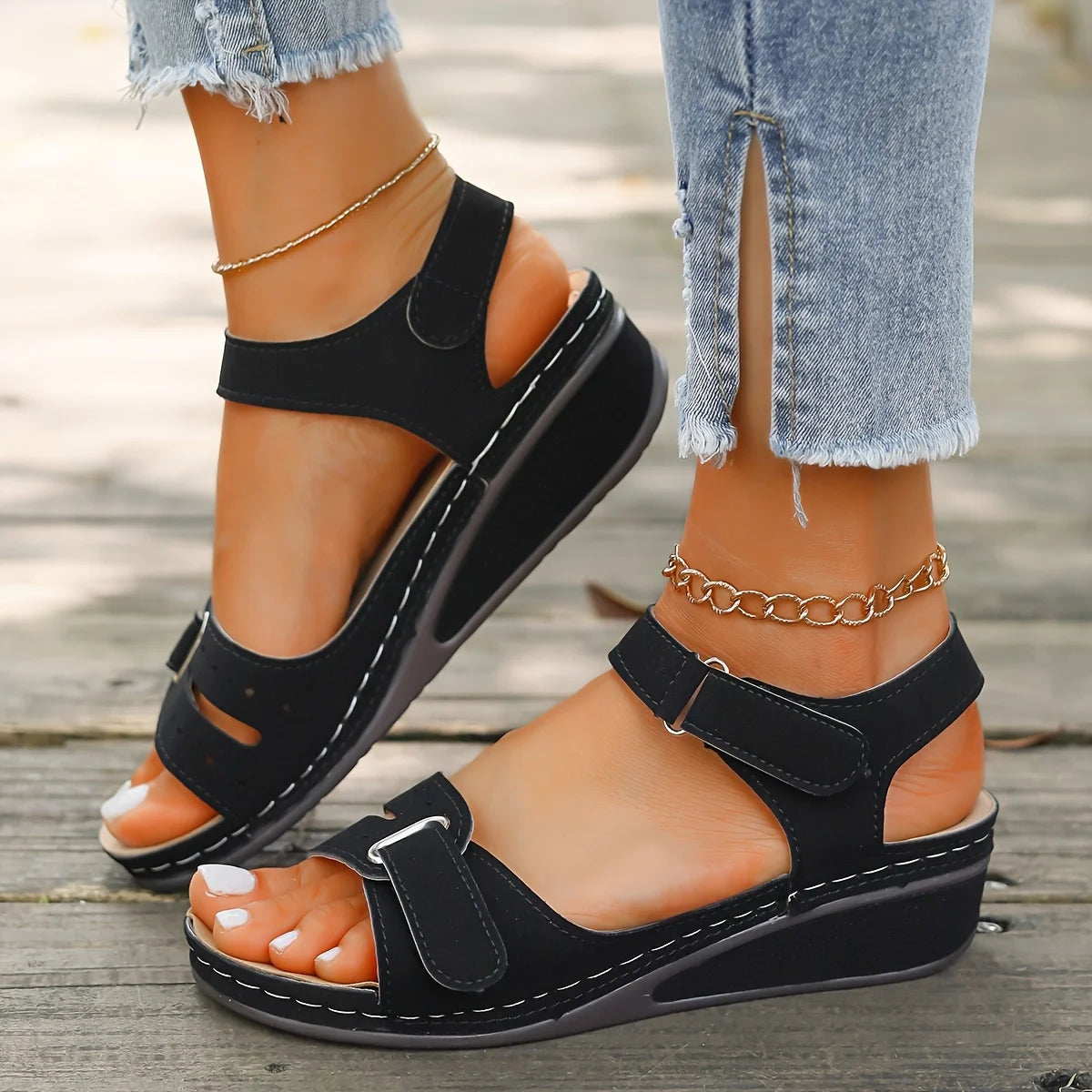 Aloura – Kilklackade Sandaler med Spänne